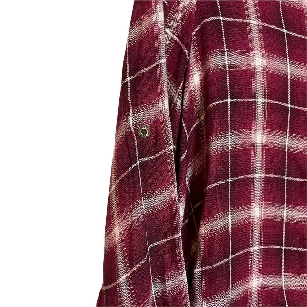 En Crème Plaid Burgundy Lace Front High Low Top Sz.S - Picture 9 of 10